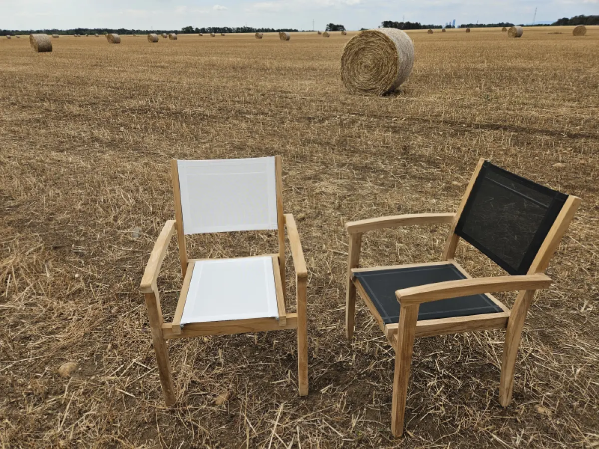 Garten Stapelstuhl aus Teakholz Hugo Schwarz