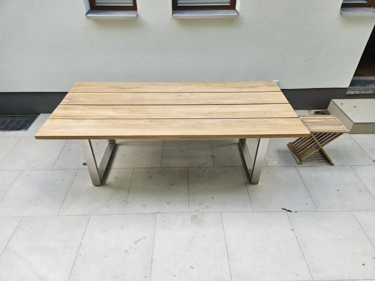 Gartentisch aus Teakholz Batu