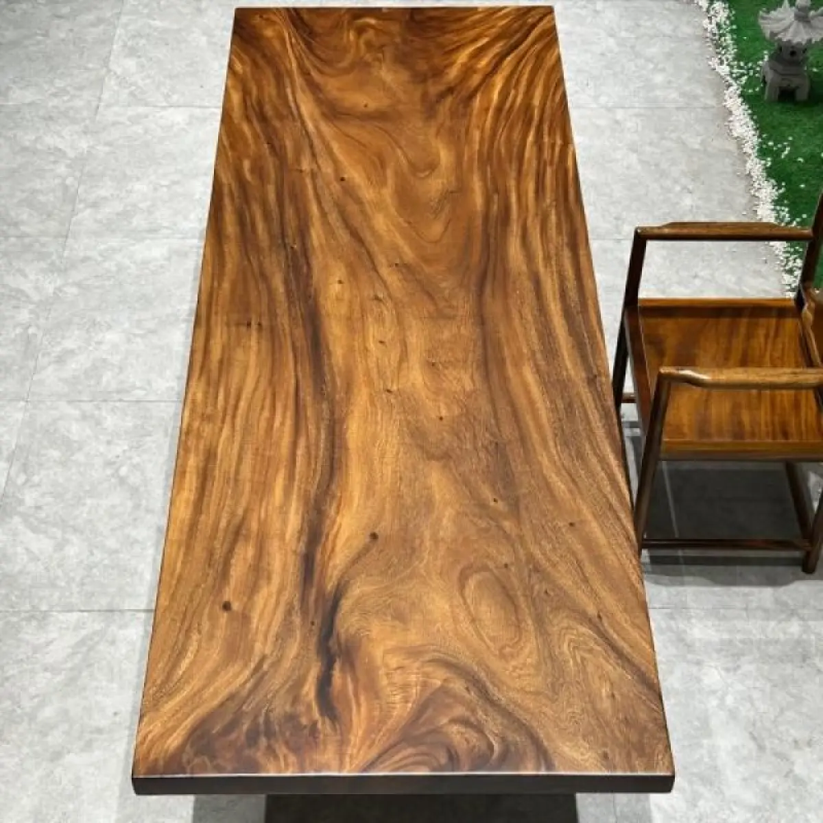 Vollholztisch Swaro Gerade Kantig