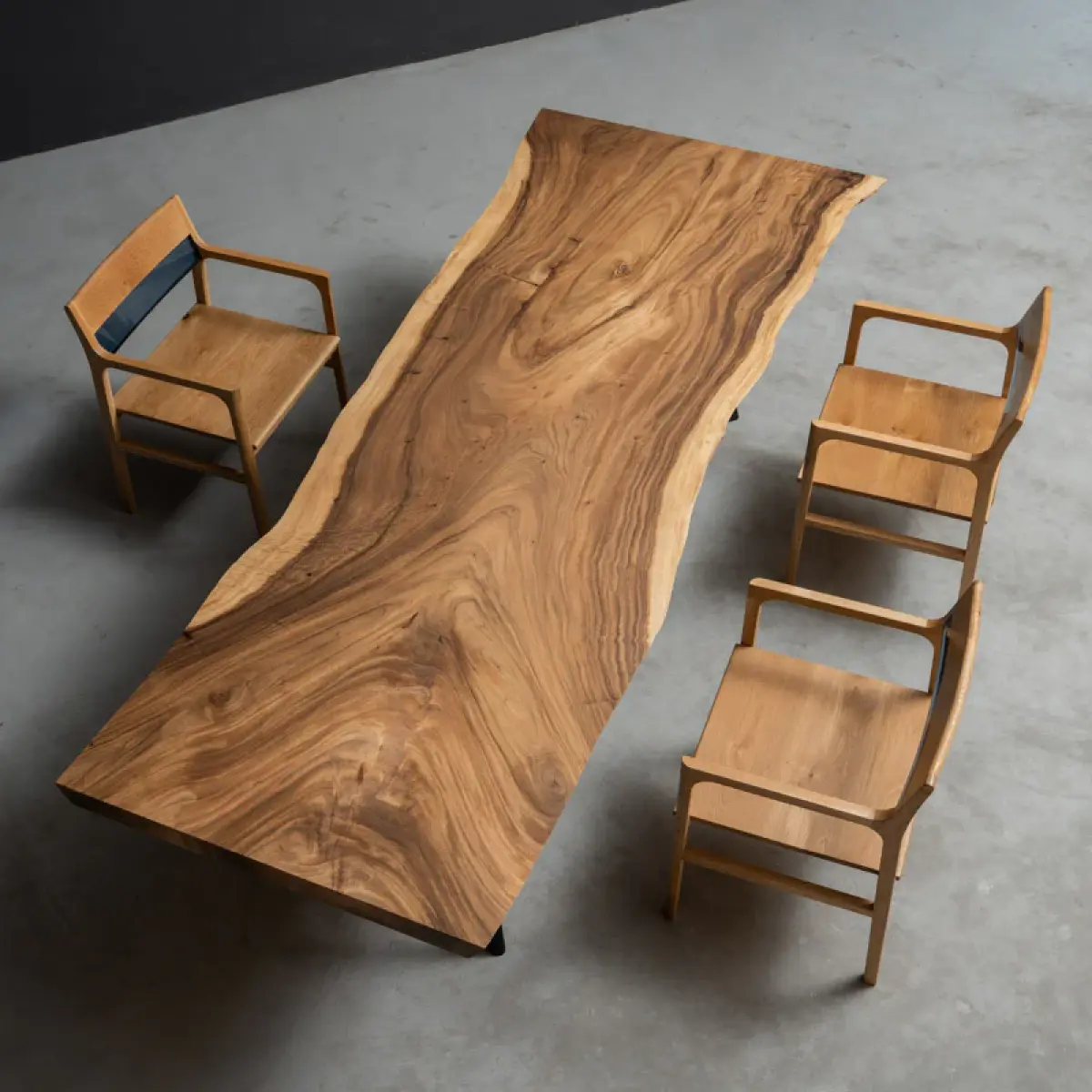 Massivholztisch Swaro Natur Kantig