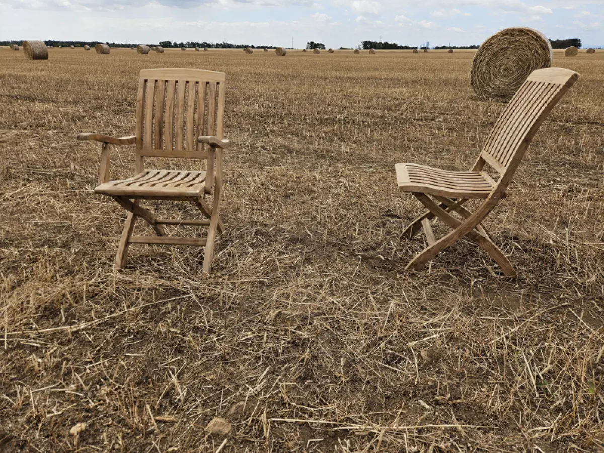 Klappbarer Gartenstuhl Roni mit Armlehne 