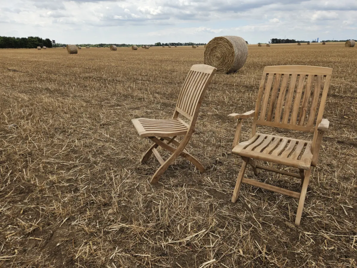 Klappbarer Gartenstuhl Roni mit Armlehne 