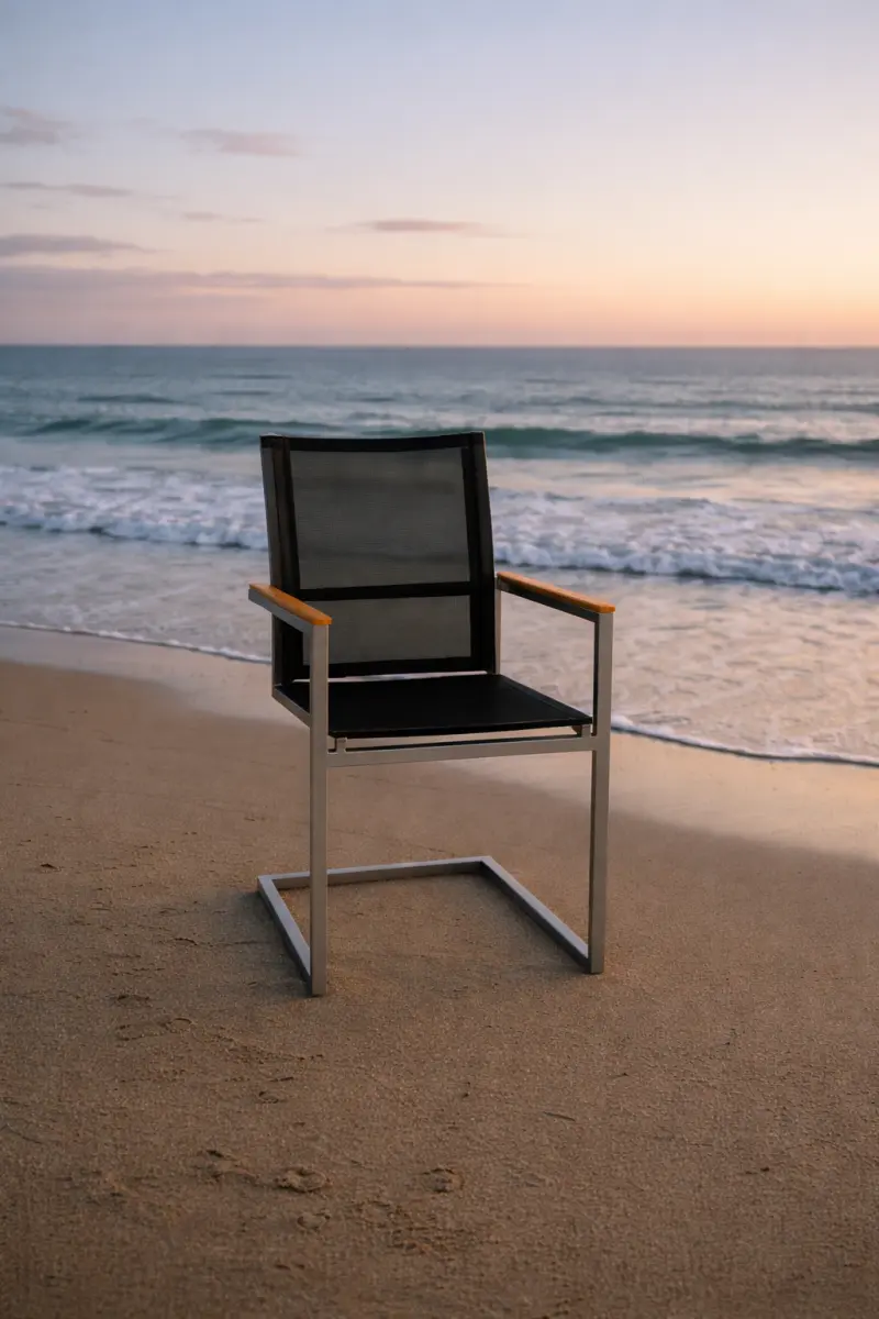 Schwing-Stapelstuhl Noah Schwarz