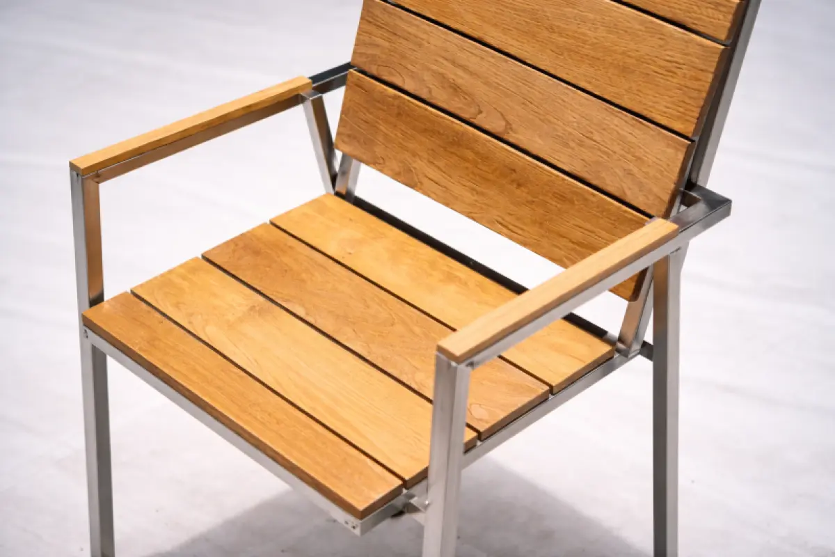 Stapelstuhl Kepa mit Arm