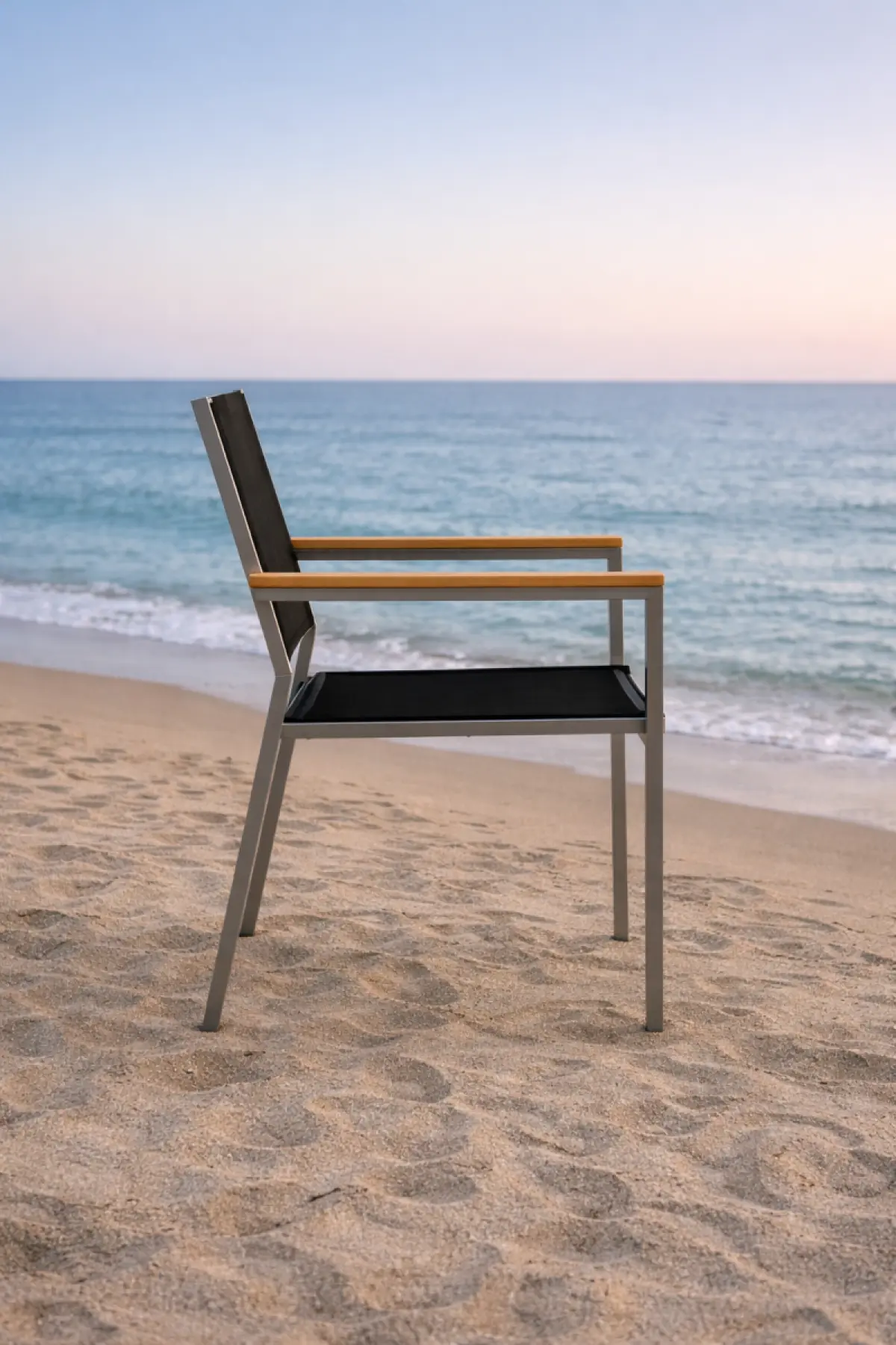 Stapelstuhl Noah Schwarz