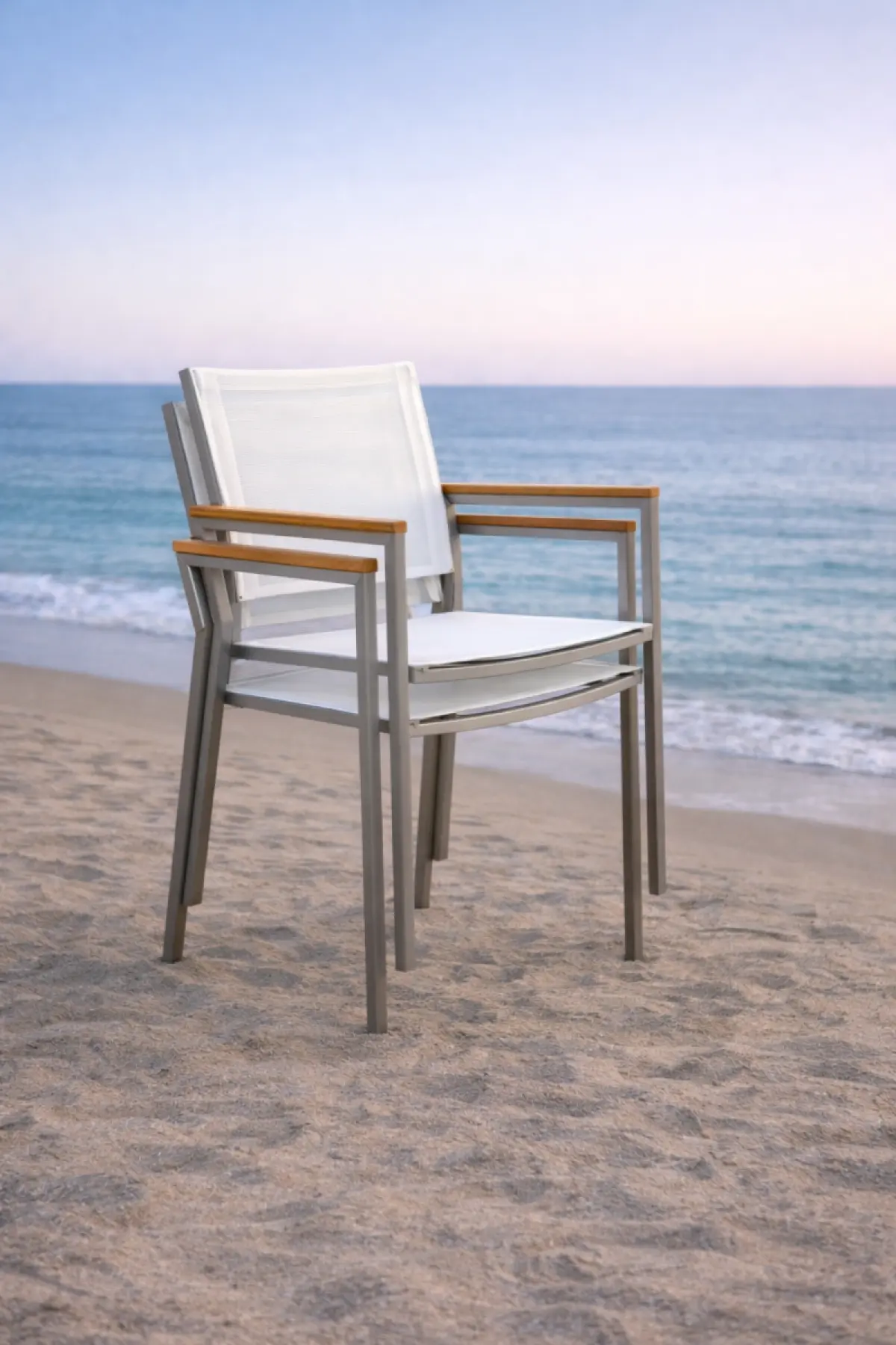 Stapelstuhl Noah Weiß