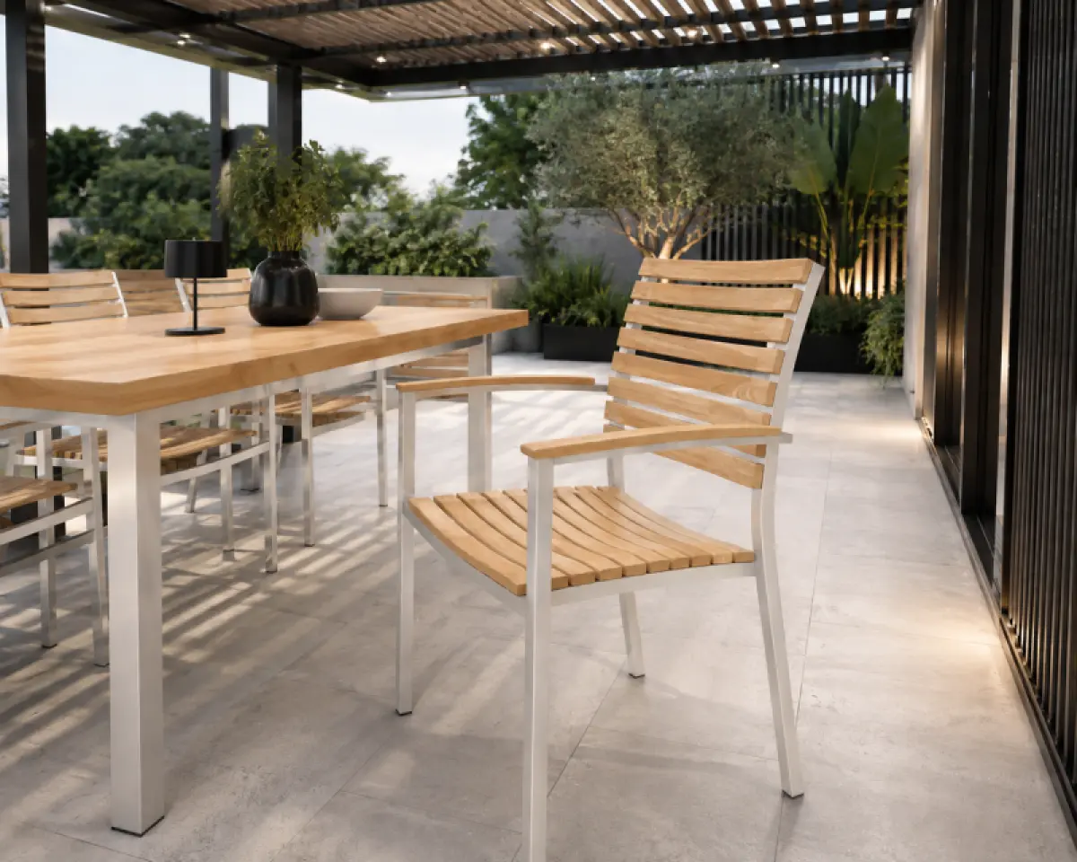 Teakholz-Gartenstuhl Memory mit Arm